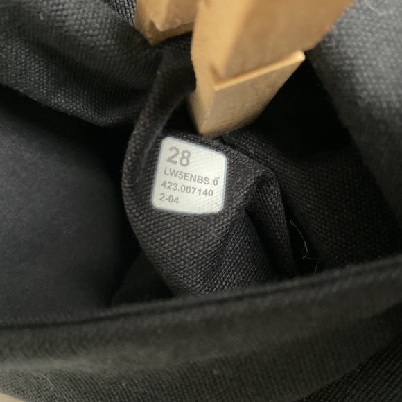 Lululemon Light Utilitech Cargo Pocket High-Rise Pant Cotton Blend Black Size 28 - Picture 13 of 15